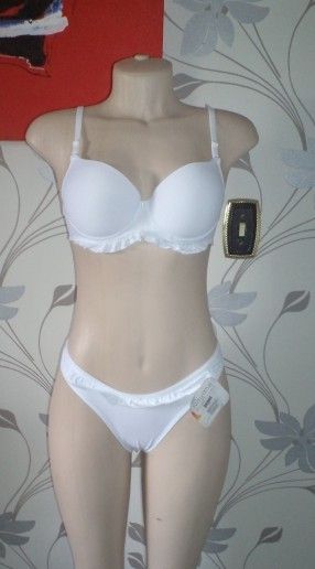 Conjunto branco com babado